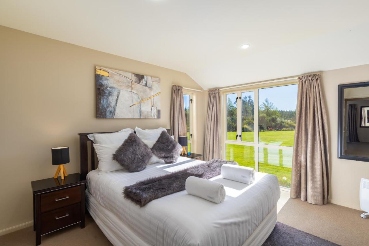 The Meadows Villa Christchurch Buitenkant foto