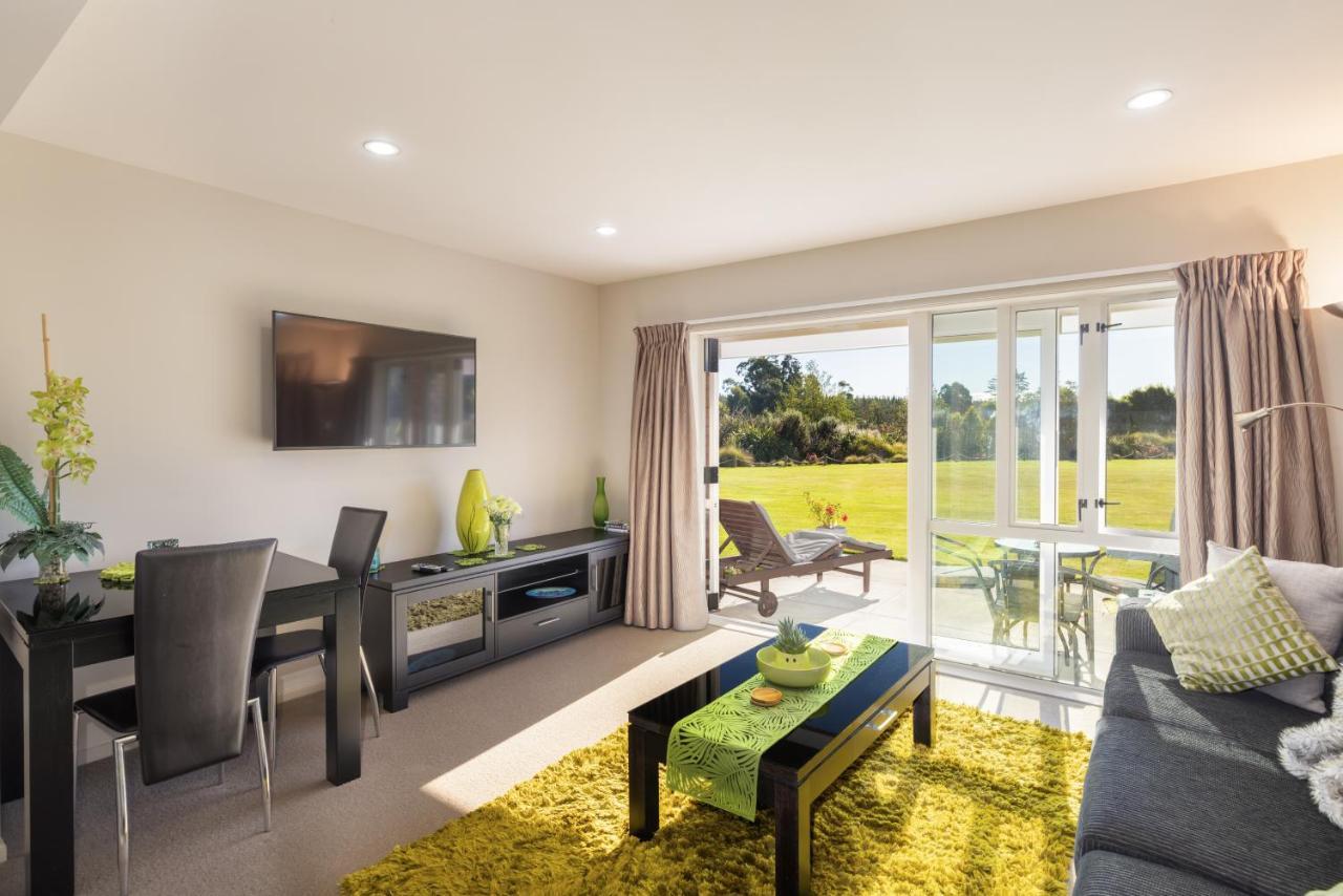 The Meadows Villa Christchurch Buitenkant foto