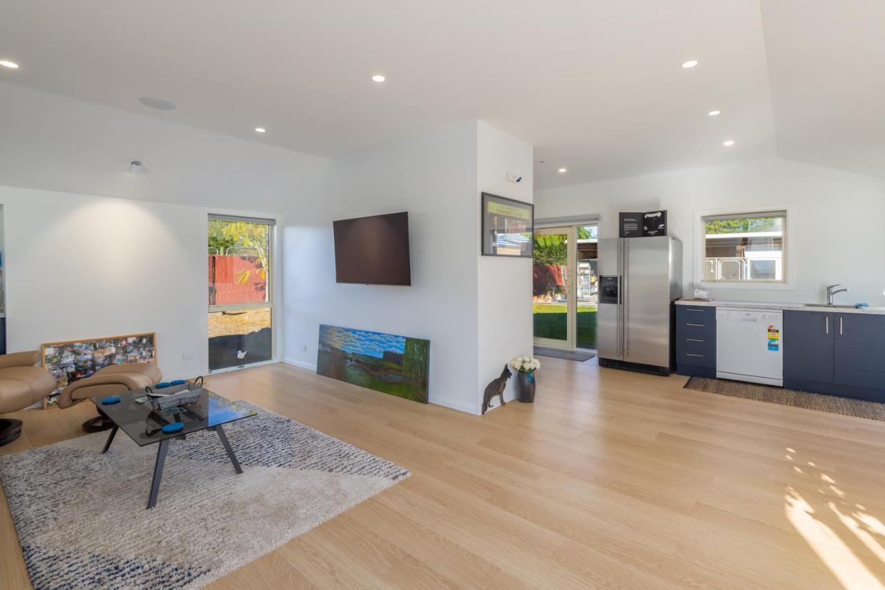 The Meadows Villa Christchurch Buitenkant foto