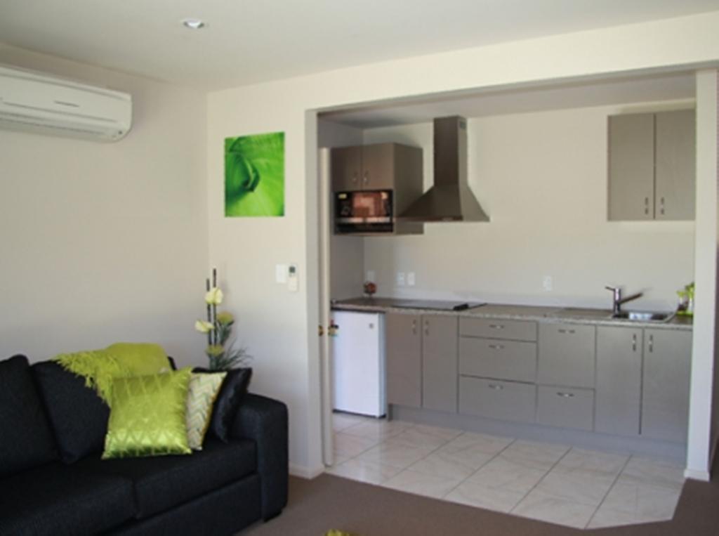 The Meadows Villa Christchurch Buitenkant foto