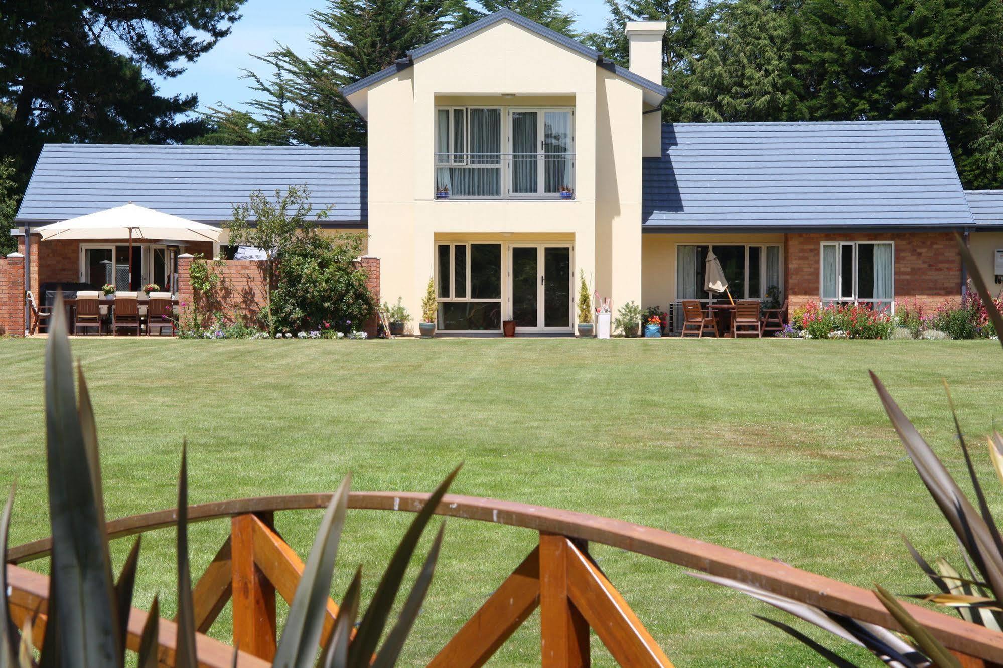 The Meadows Villa Christchurch Buitenkant foto