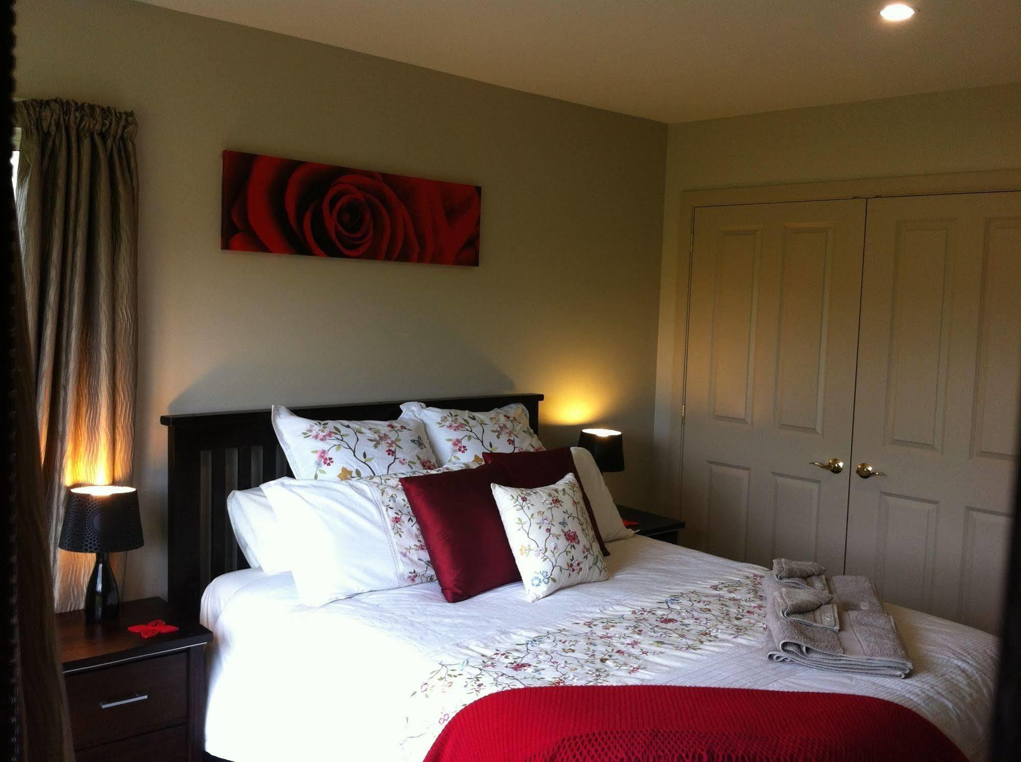 The Meadows Villa Christchurch Buitenkant foto