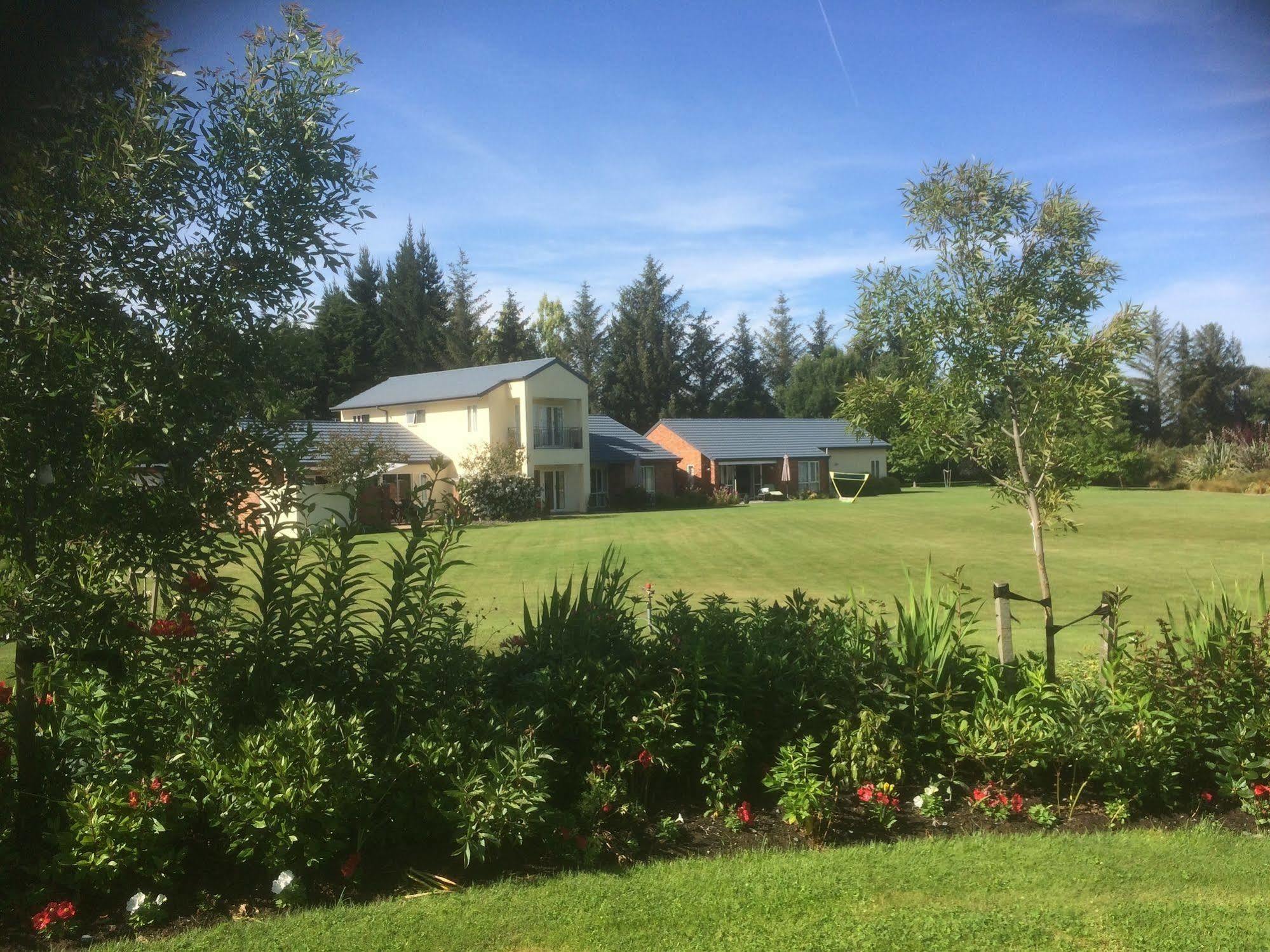 The Meadows Villa Christchurch Buitenkant foto